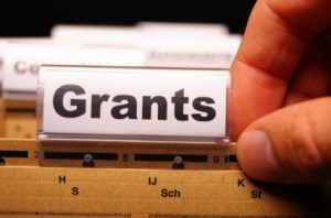 Make Money By Helping People Find And Apply For Government Grants ( Huge Profits )